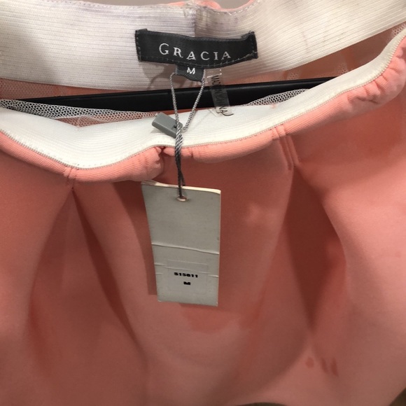 Gracia- Skirt in Salmon Pink - Picture 6 of 7